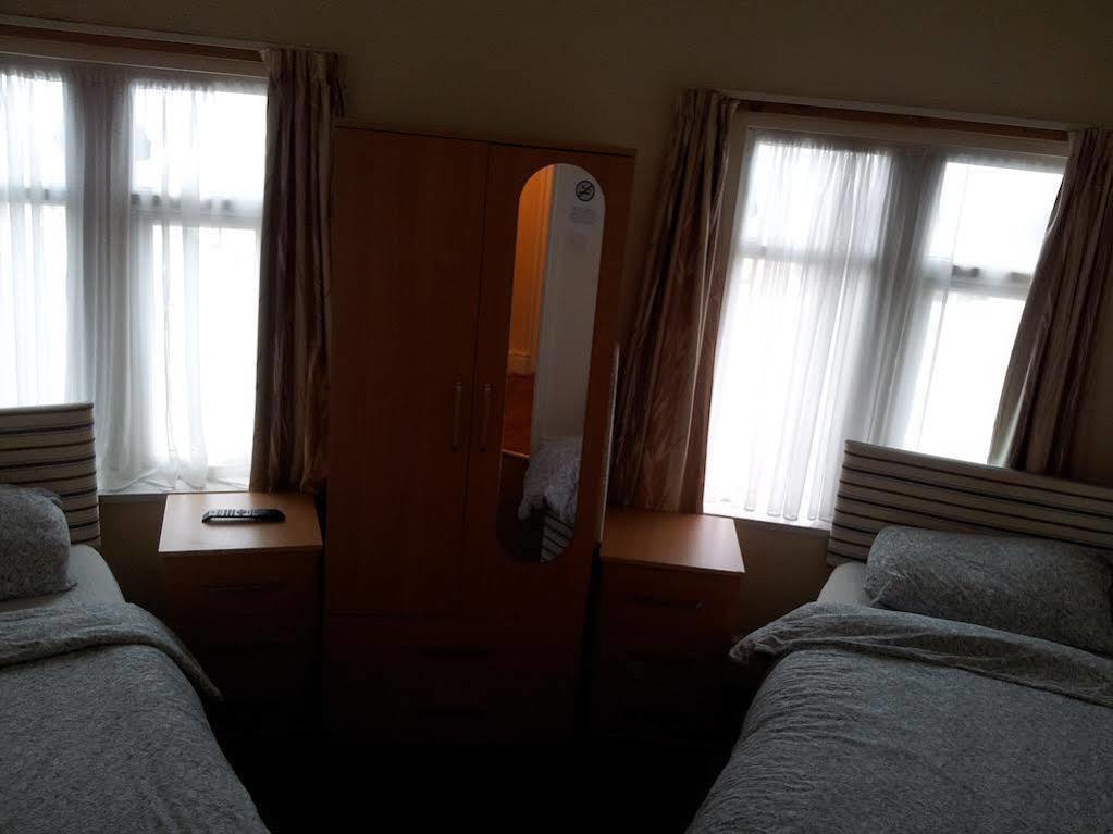 Hotel The Knowsley - Not Open To The Public Liverpool Exterior foto